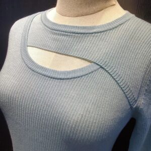 100% Wool front cut-out knit pullover