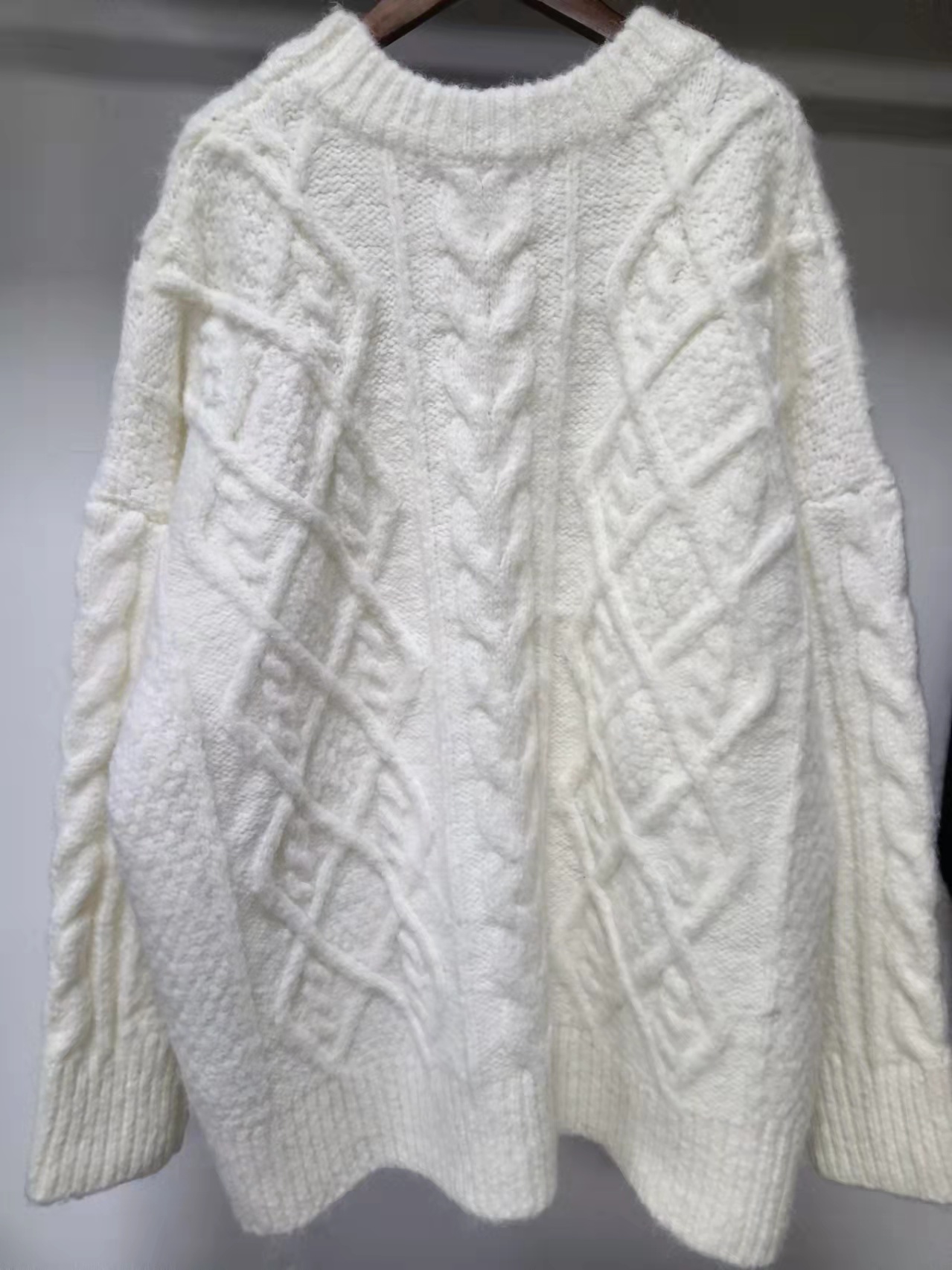 carble knitwear back